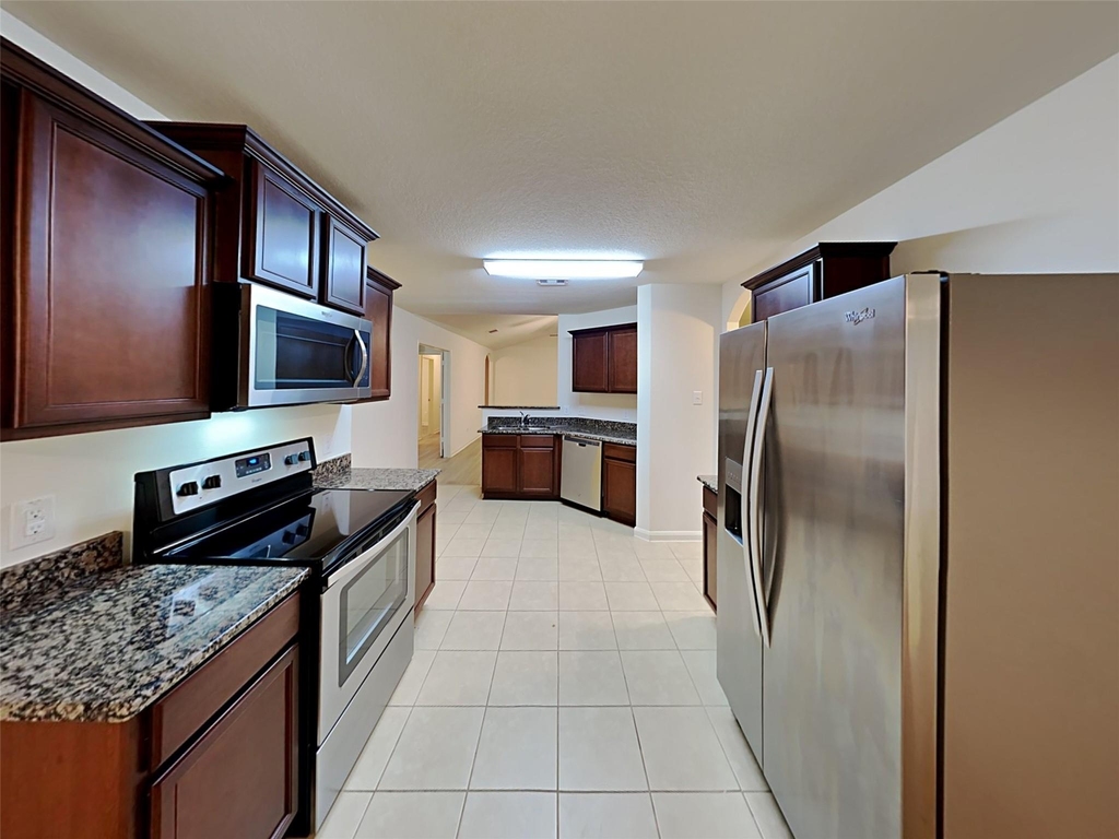 22718 Klingamans Way - Photo 1