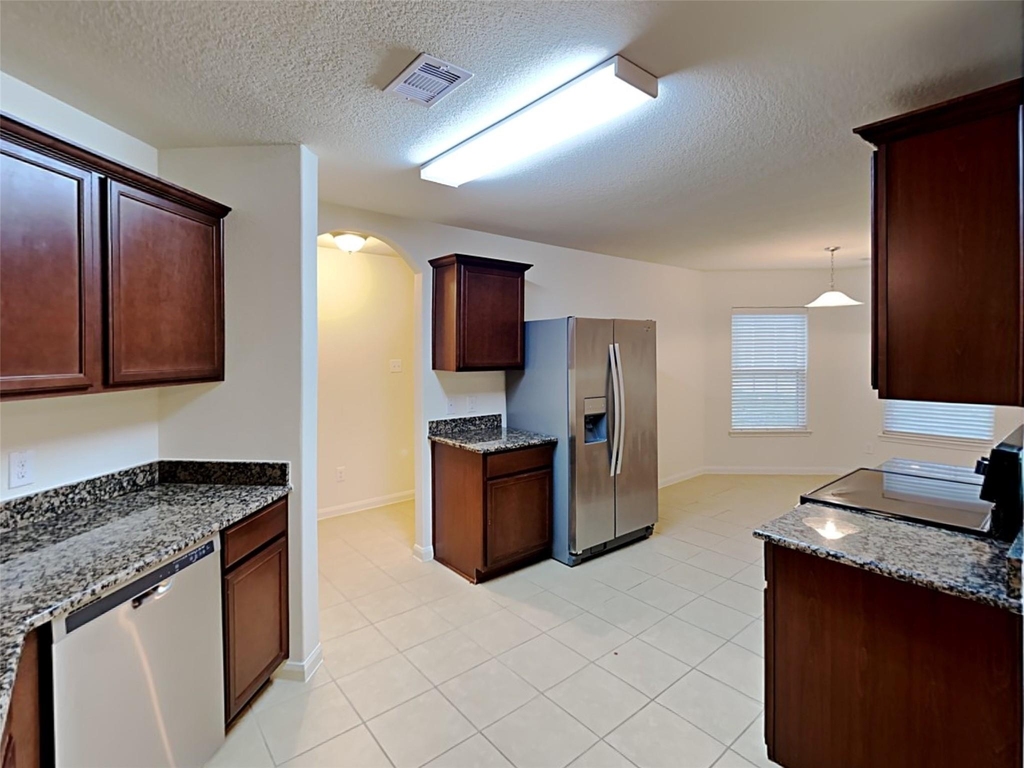 22718 Klingamans Way - Photo 2
