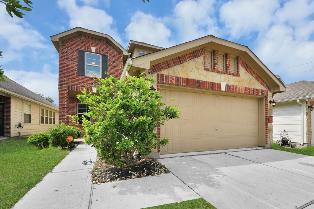 10606 Sun River Falls Drive - Photo 1
