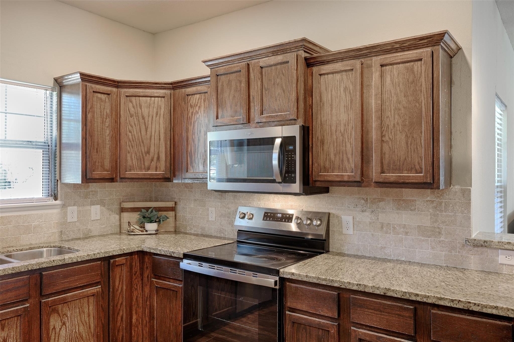 1122 Detroit Street - Photo 9