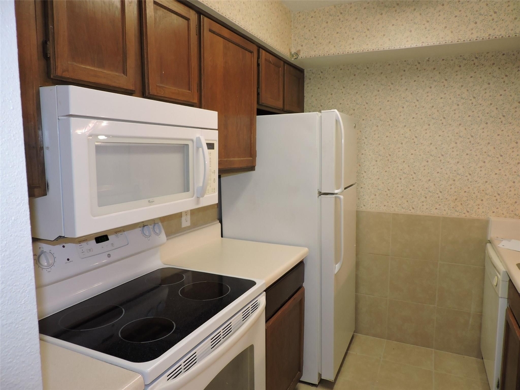 17401 Red Oak Drive - Photo 5