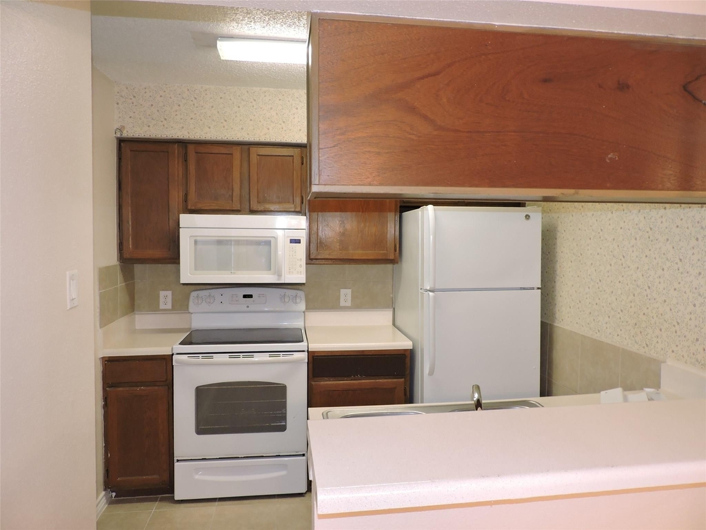 17401 Red Oak Drive - Photo 4