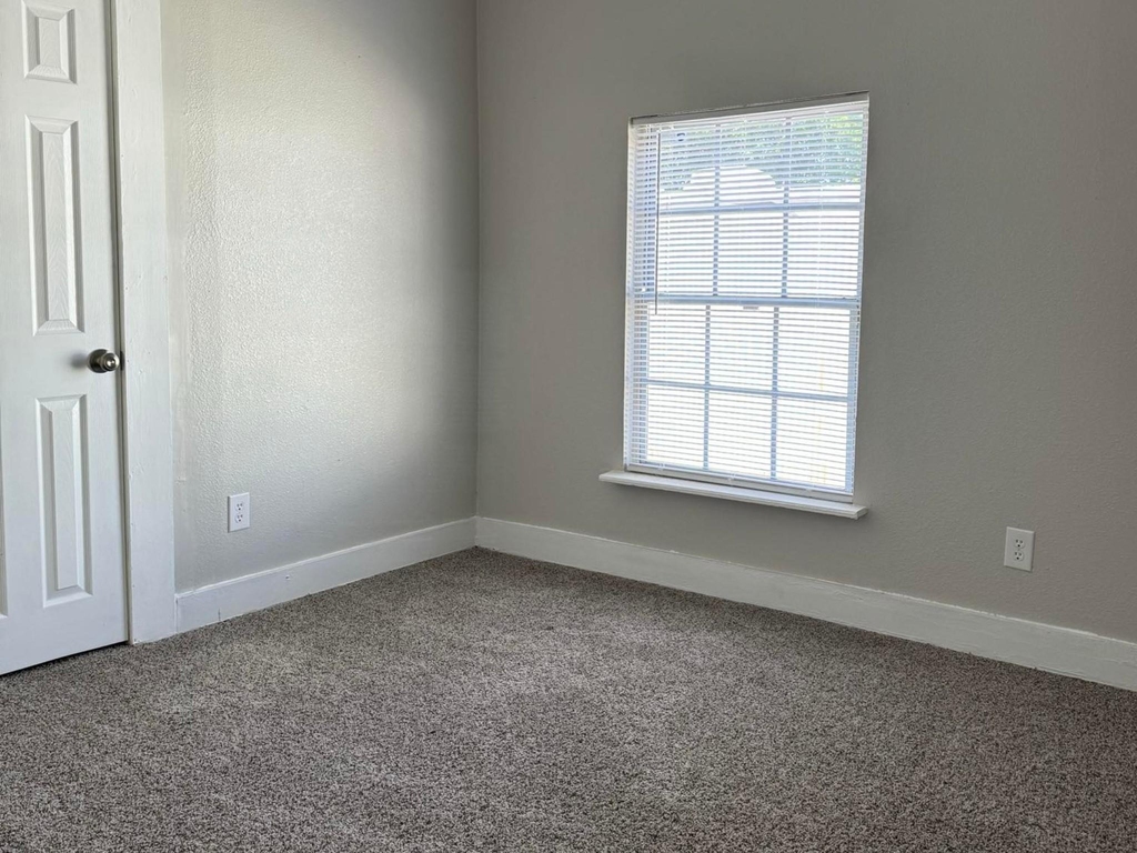 8708 Lanewood Drive - Photo 5