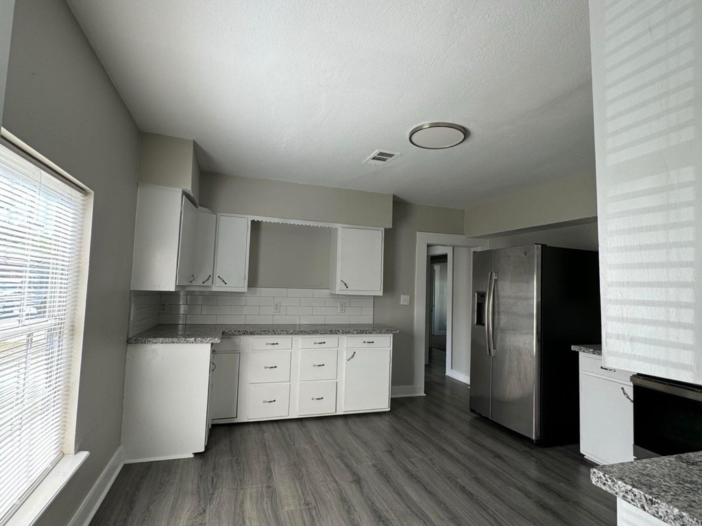 8708 Lanewood Drive - Photo 8