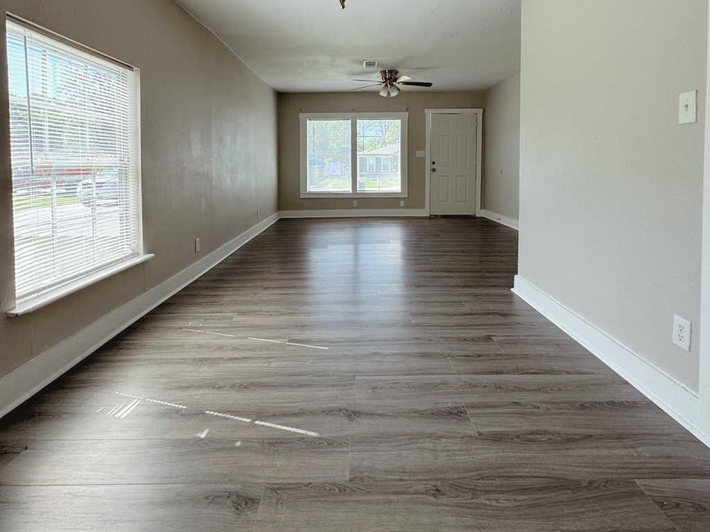 8708 Lanewood Drive - Photo 3
