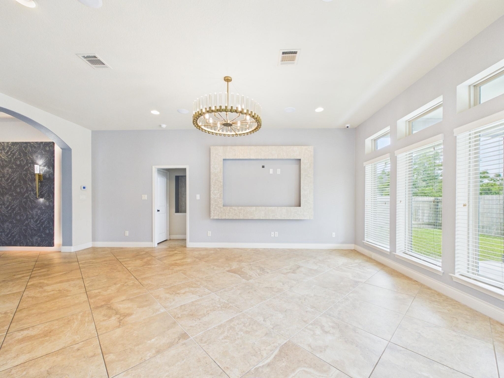 2807 Naples Park Lane - Photo 10
