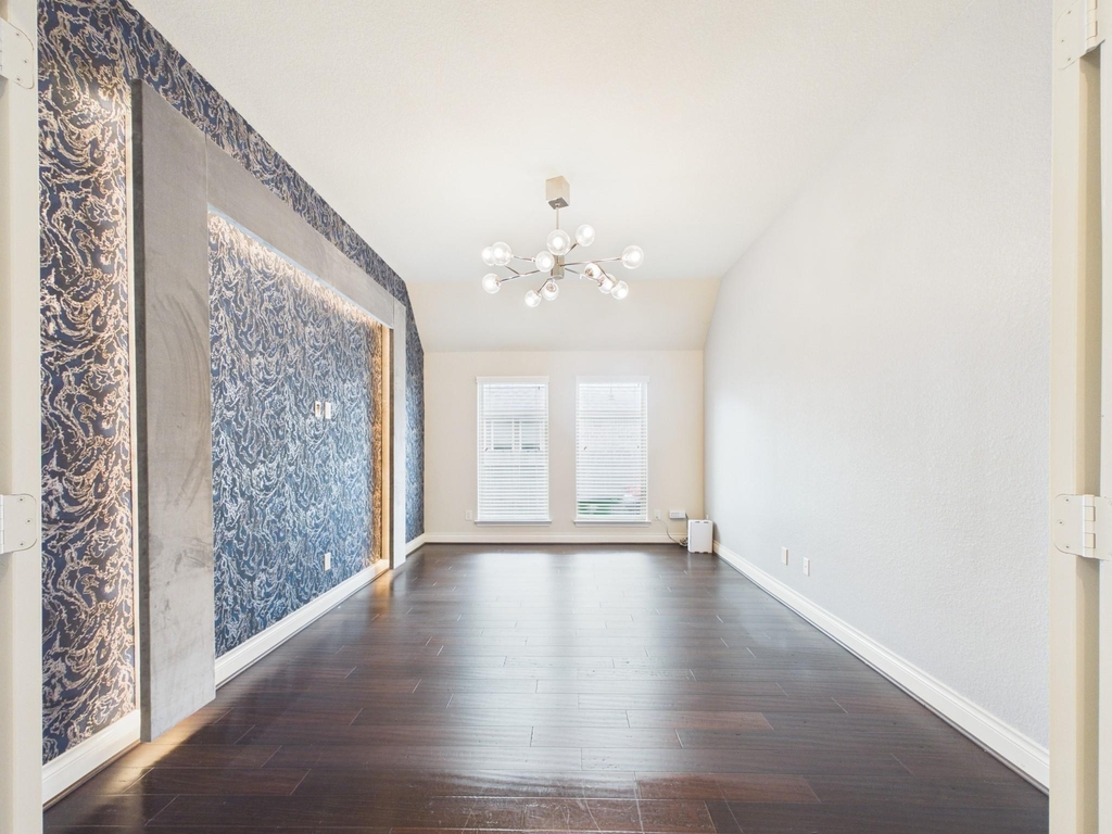 2807 Naples Park Lane - Photo 7