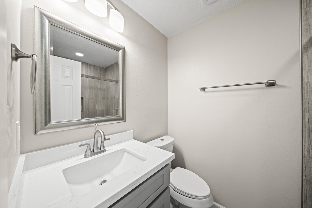 2201 Fountain View Drive - Photo 8