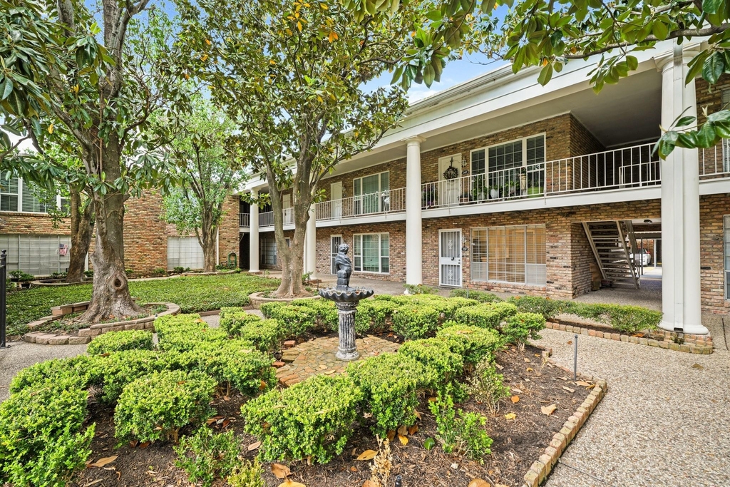 2201 Fountain View Drive - Photo 11