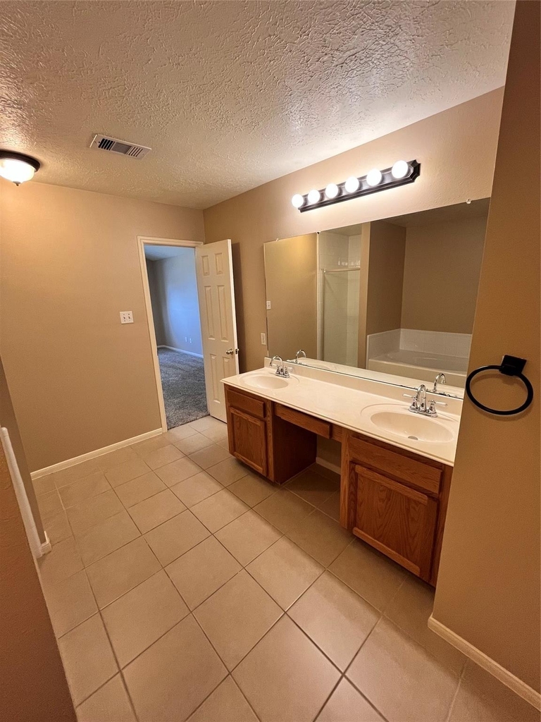 16118 Cypress Valley Drive - Photo 11