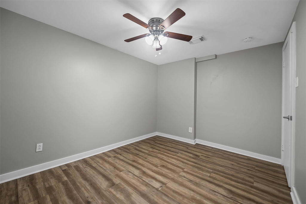 6918 Irvington Boulevard - Photo 7