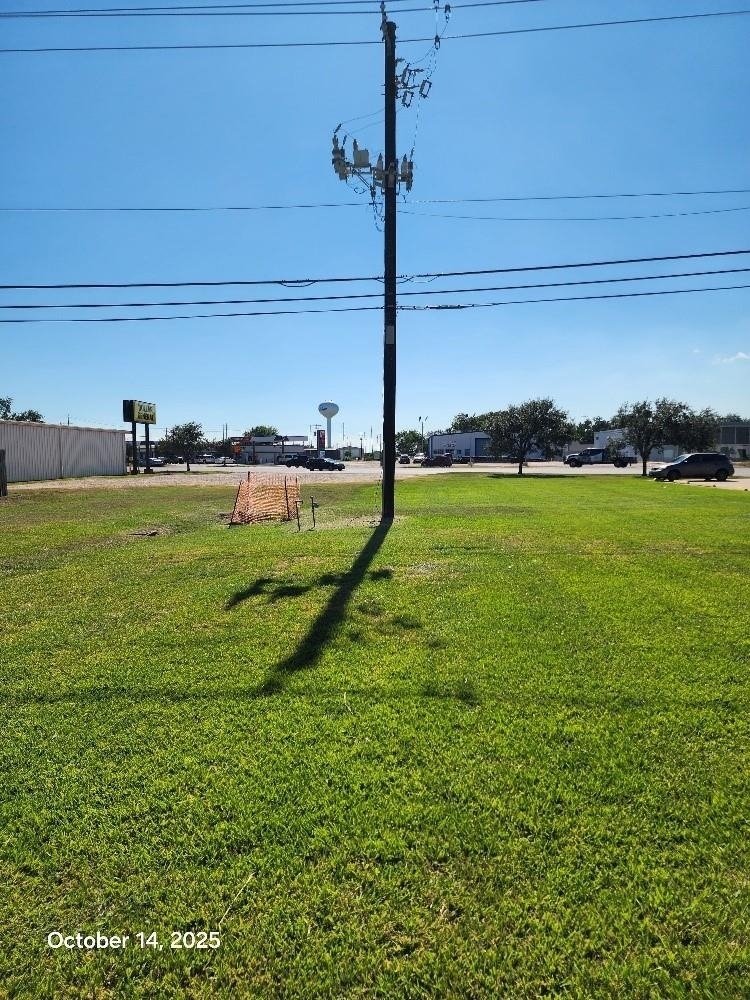 1301 N Avenue H - Photo 25