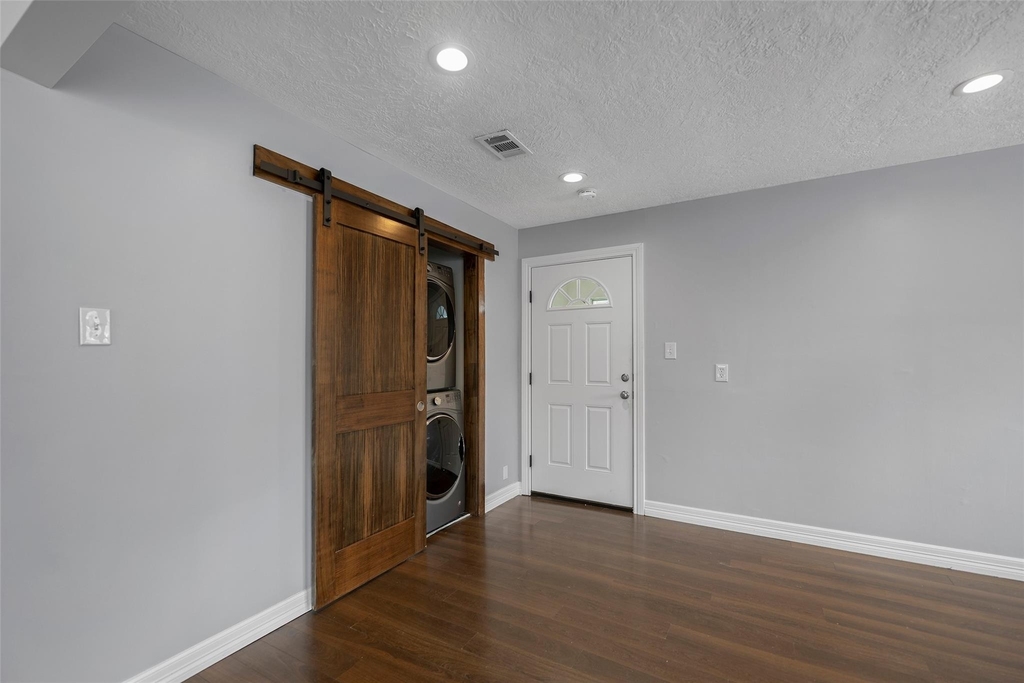 6918 Irvington Boulevard - Photo 2
