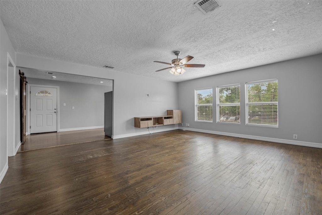 6918 Irvington Boulevard - Photo 3
