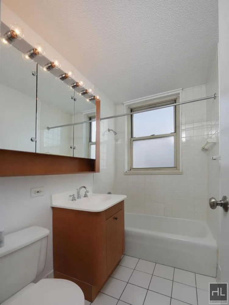 East 34 Street - Photo 2