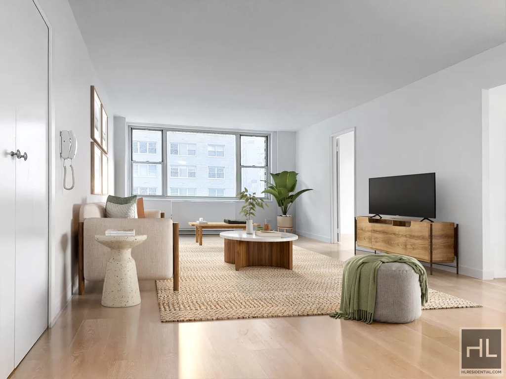 East 34 Street - Photo 1