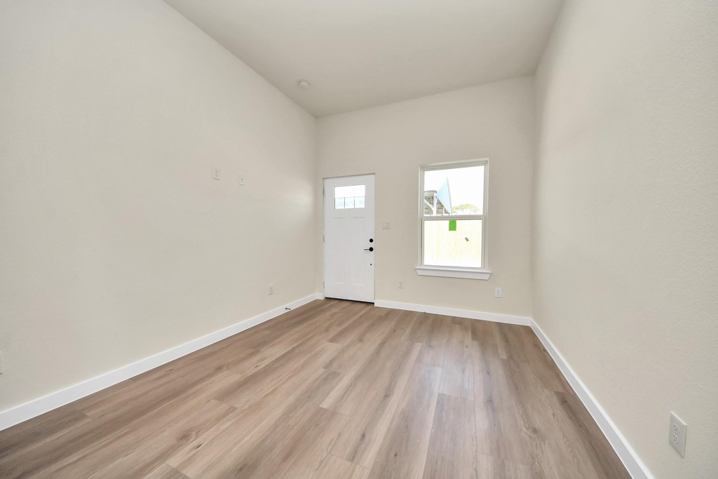 8025 Peachtree Street - Photo 10