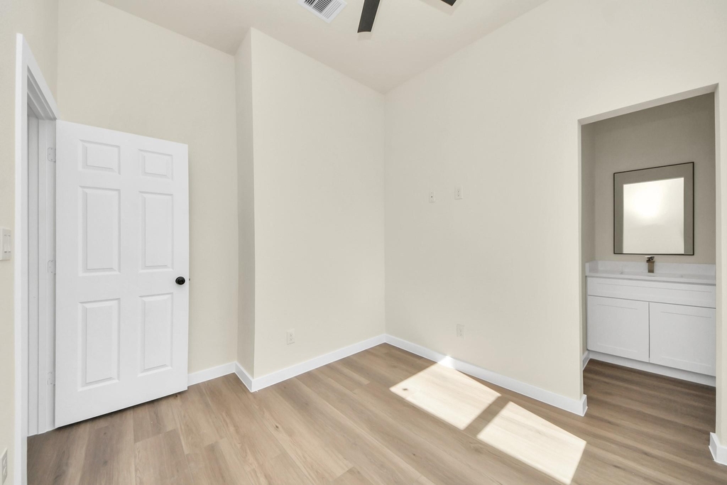 8025 Peachtree Street - Photo 28