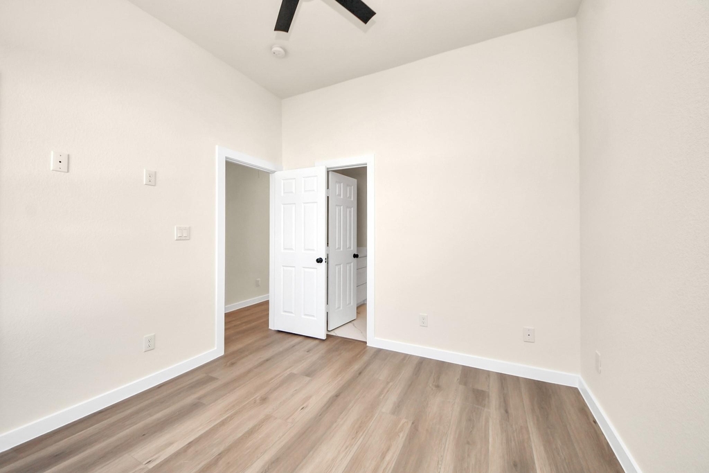 8025 Peachtree Street - Photo 34