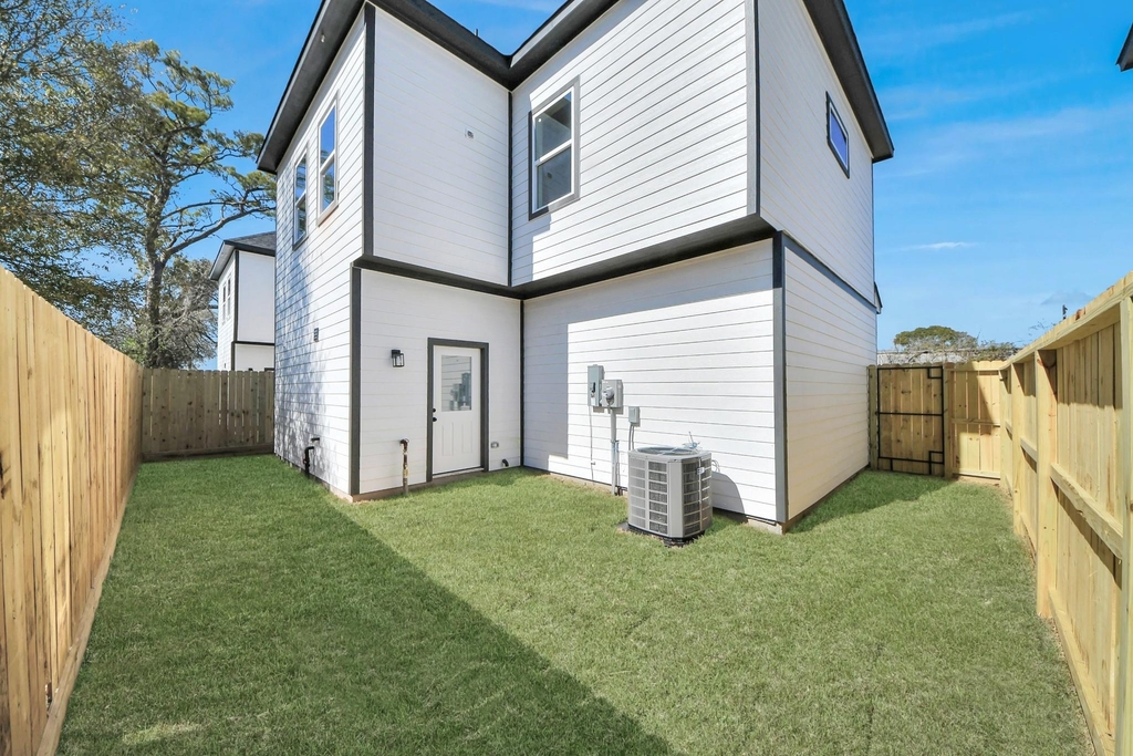8025 Peachtree Street - Photo 41
