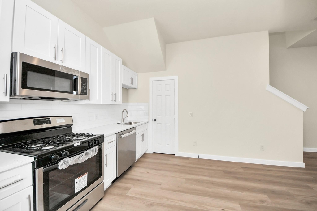 8025 Peachtree Street - Photo 17