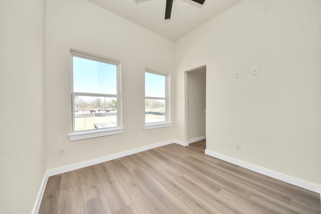8025 Peachtree Street - Photo 21