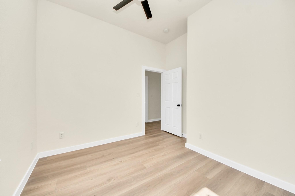 8025 Peachtree Street - Photo 27