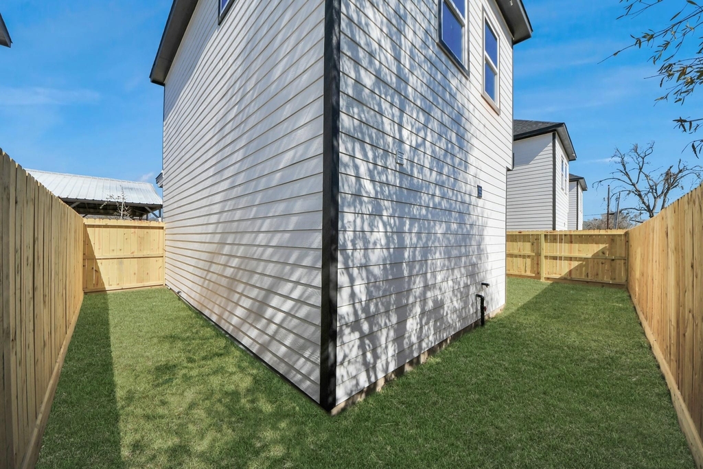8025 Peachtree Street - Photo 42