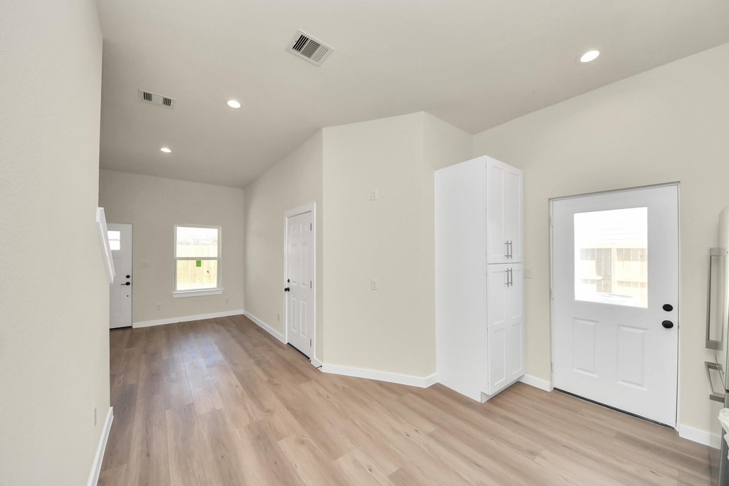8025 Peachtree Street - Photo 15