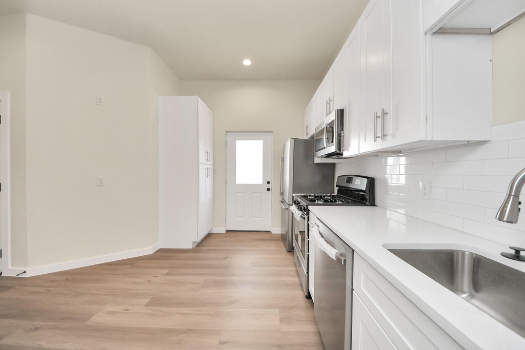 8025 Peachtree Street - Photo 19