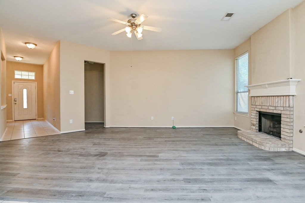 719 Levi Bend - Photo 7