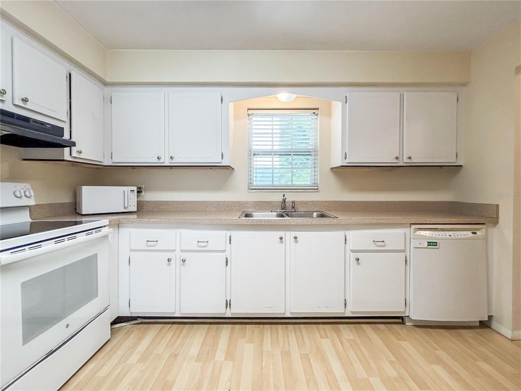 1706 Belleair Forest Drive - Photo 19