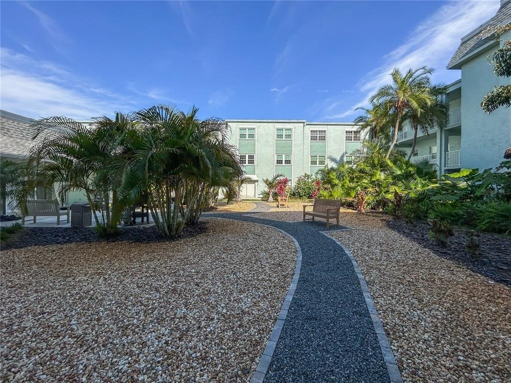 1706 Belleair Forest Drive - Photo 11
