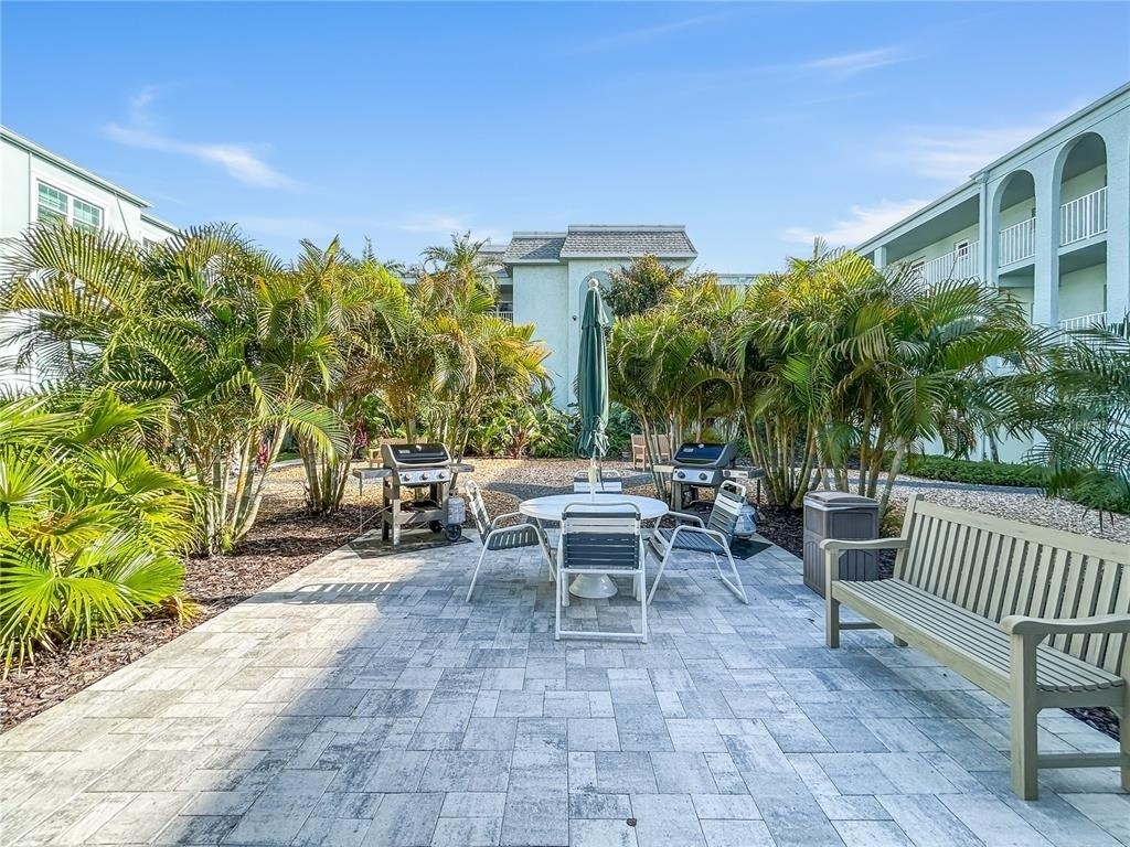 1706 Belleair Forest Drive - Photo 10