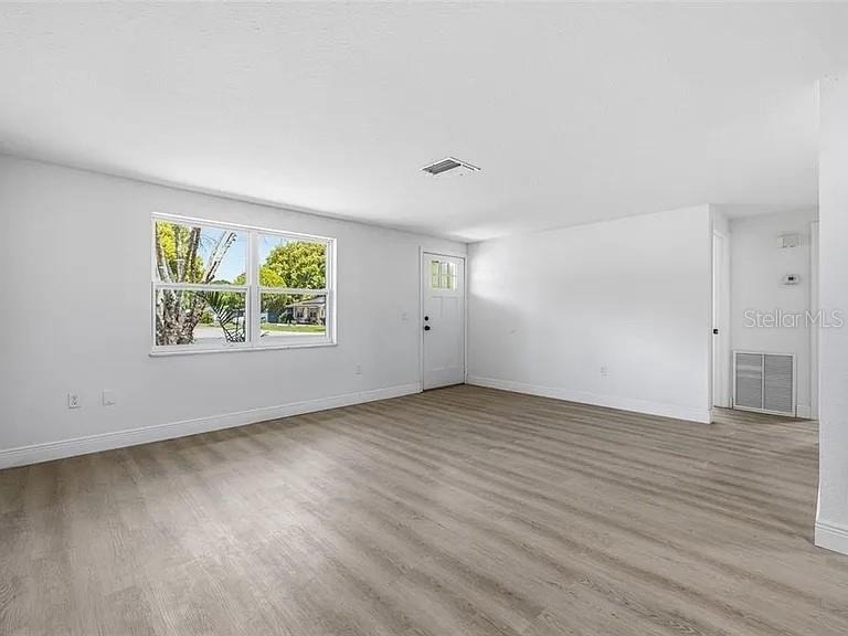 39252 Heights Avenue - Photo 2