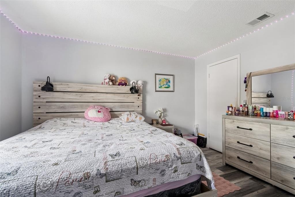 7210 N Manhattan Avenue - Photo 10