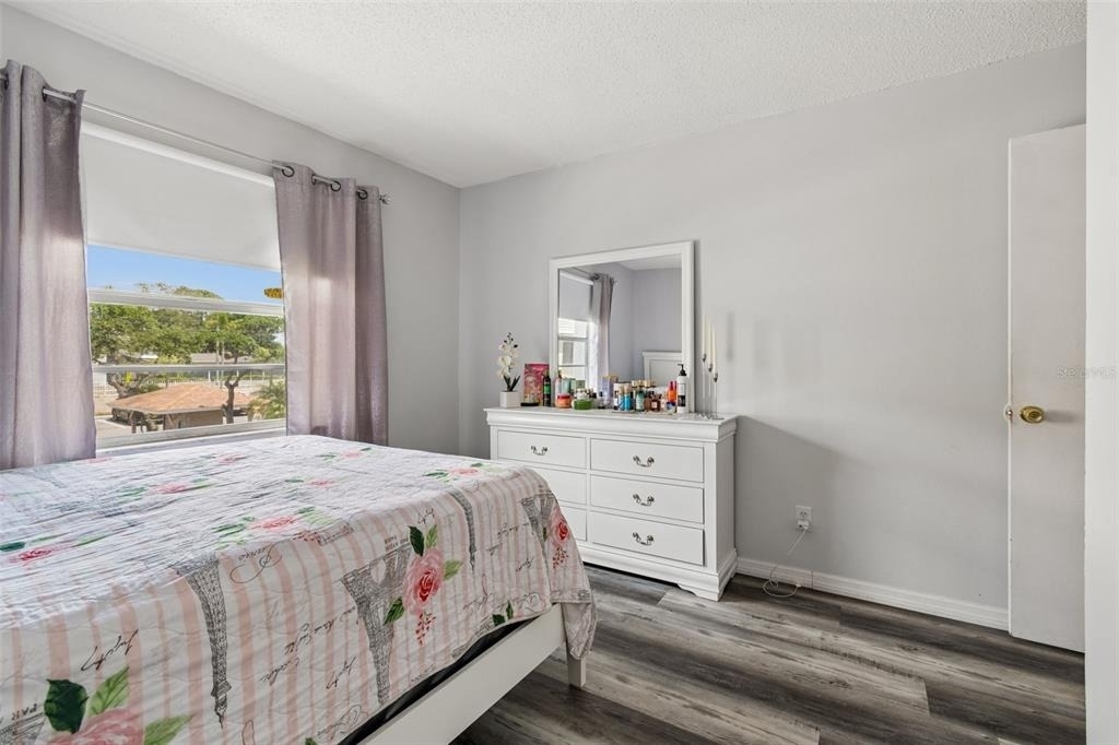 7210 N Manhattan Avenue - Photo 8