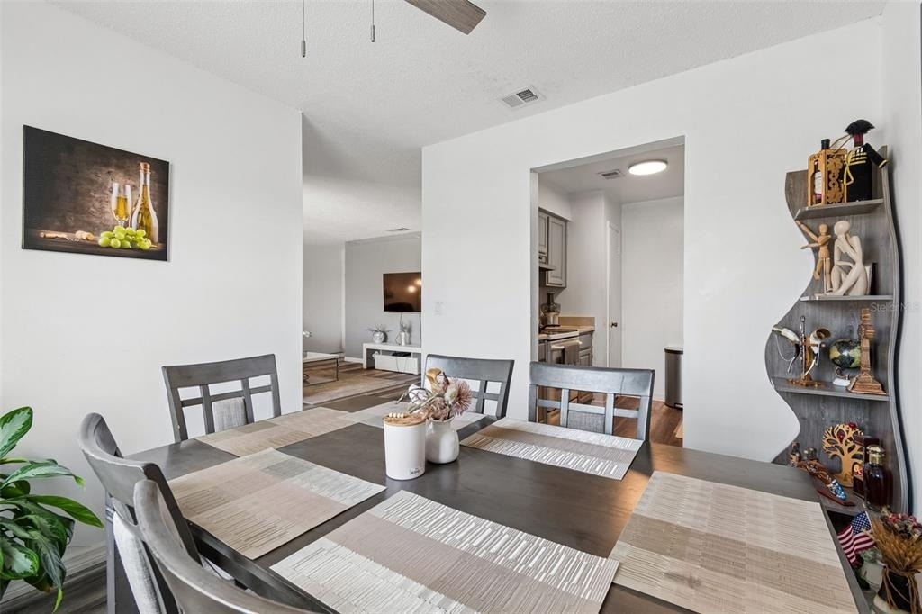 7210 N Manhattan Avenue - Photo 2