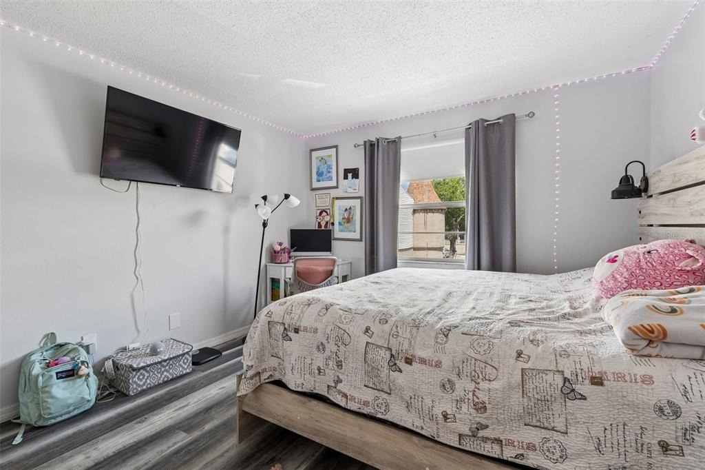 7210 N Manhattan Avenue - Photo 11