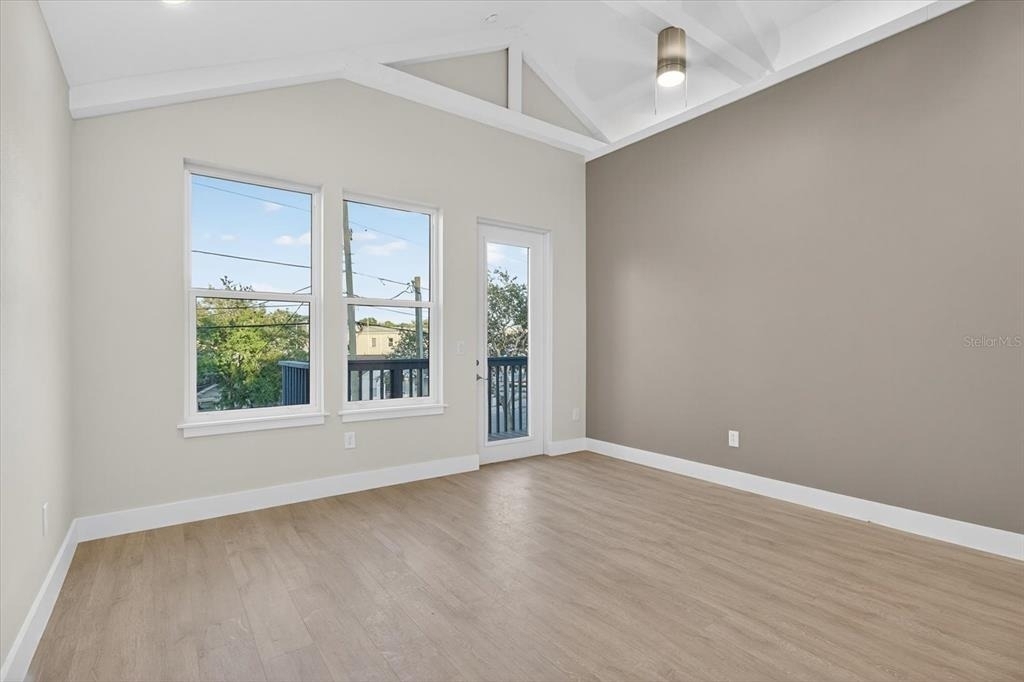 207 Athens Street - Photo 35