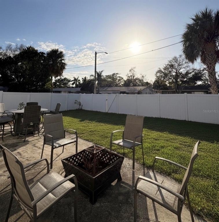 7060 52nd Street N - Photo 10
