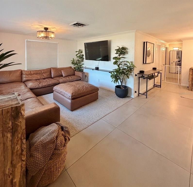 7060 52nd Street N - Photo 1