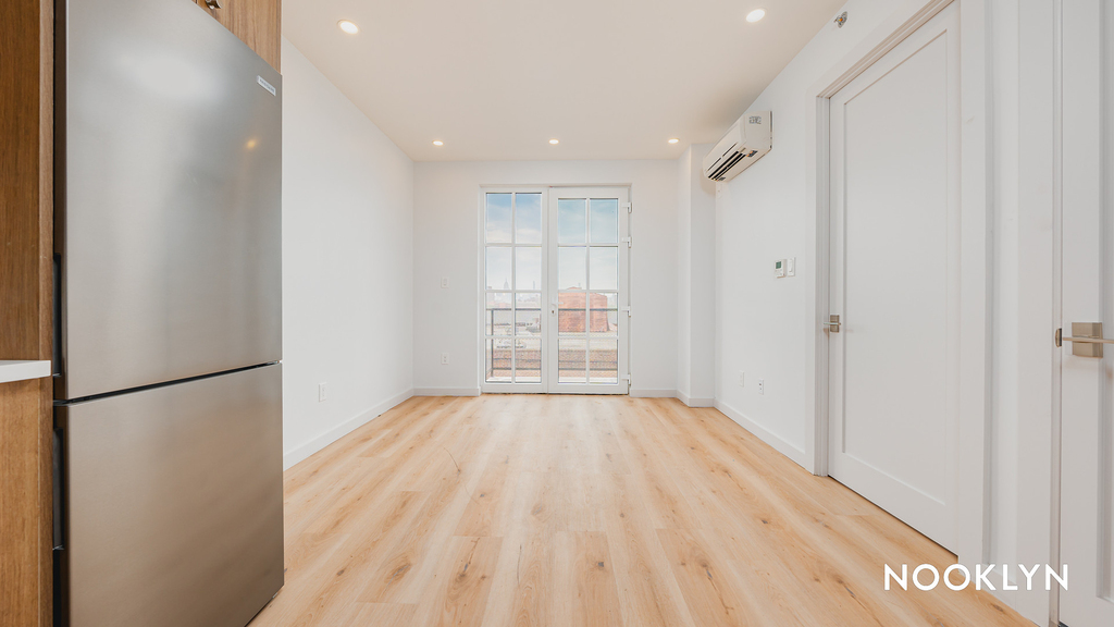 68 Gold Street - Photo 1