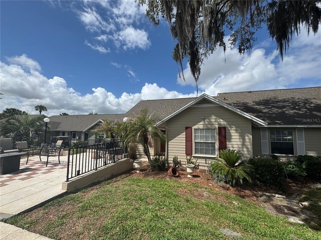 1106 Villa Lane - Photo 0