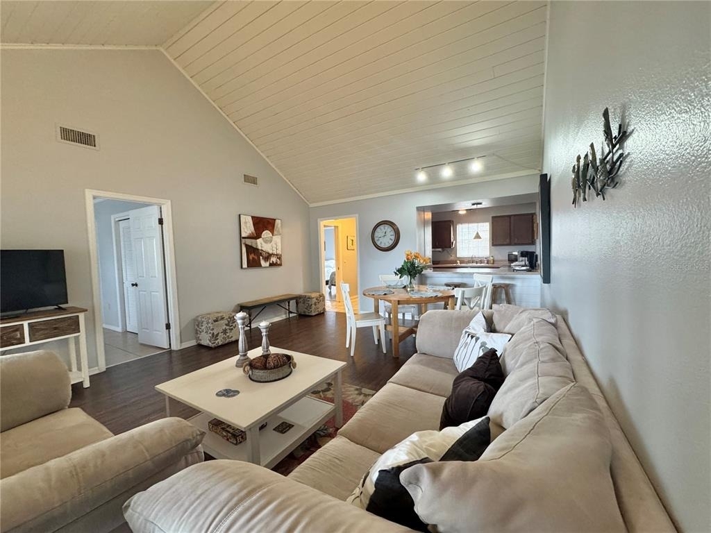 1106 Villa Lane - Photo 9