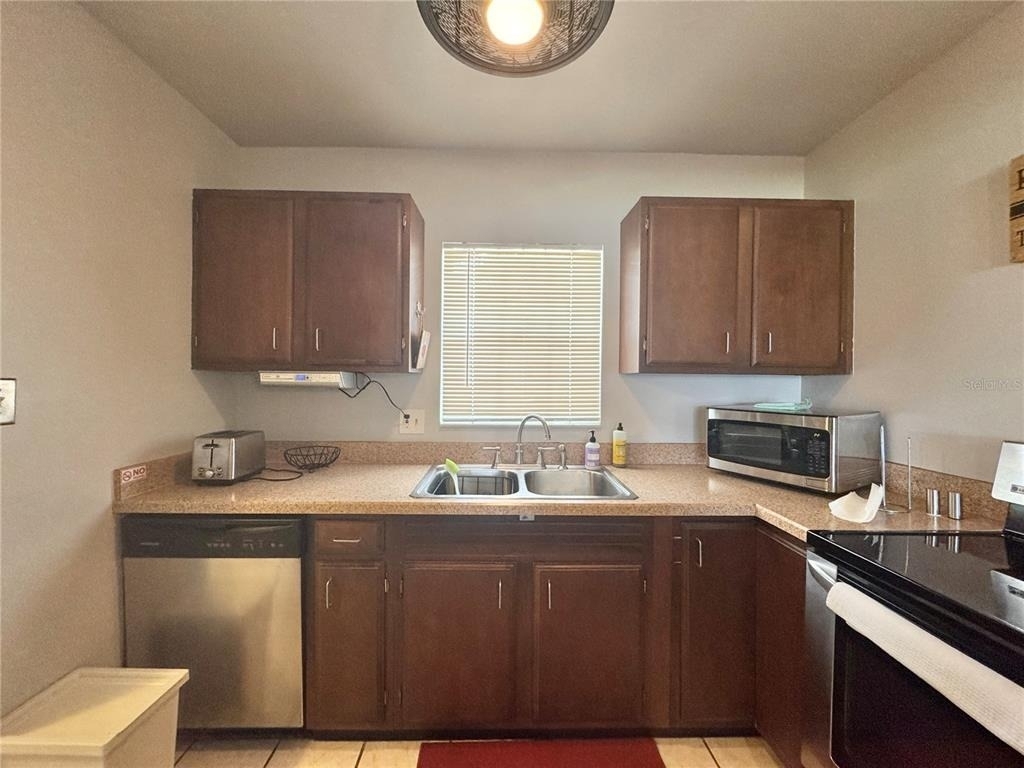 1106 Villa Lane - Photo 12