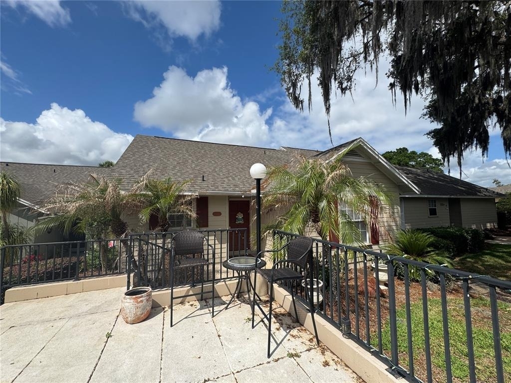 1106 Villa Lane - Photo 1