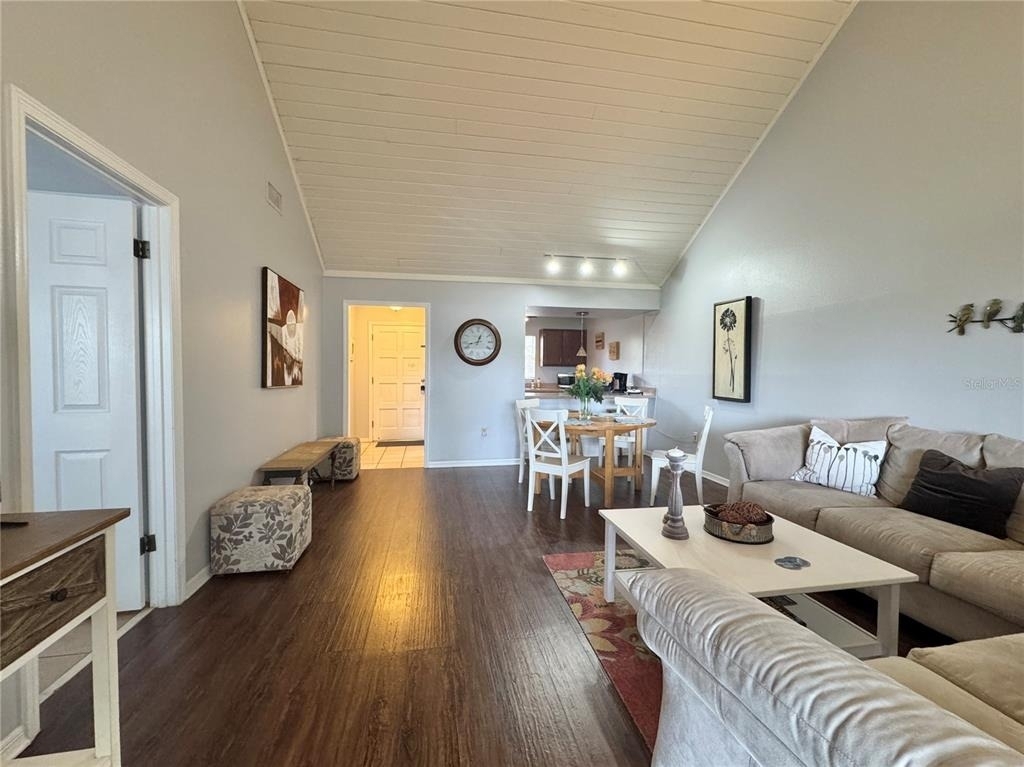 1106 Villa Lane - Photo 6