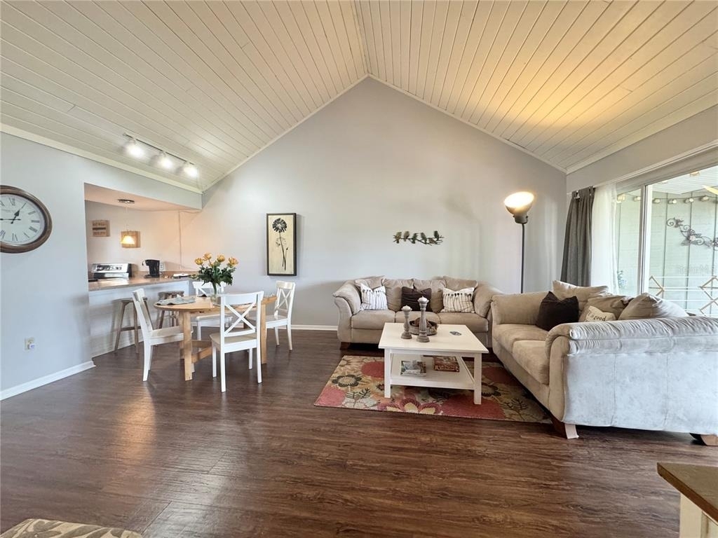 1106 Villa Lane - Photo 4