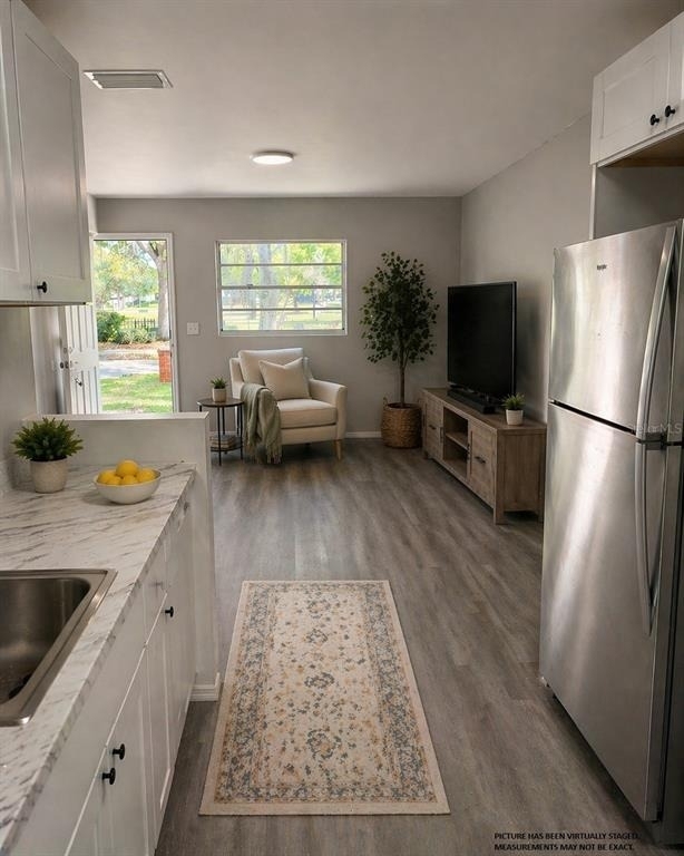 190 W Ventris Avenue - Photo 2